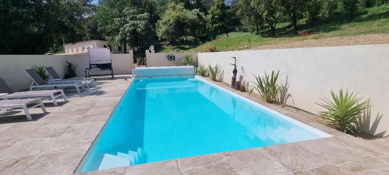 Les Bois De Zola Entre Provence Et Luberon Aparthotel Saint-Esteve-Janson Rum bild