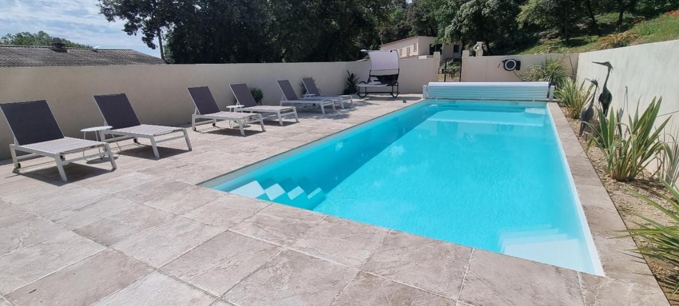 Les Bois De Zola Entre Provence Et Luberon Aparthotel Saint-Esteve-Janson Rum bild