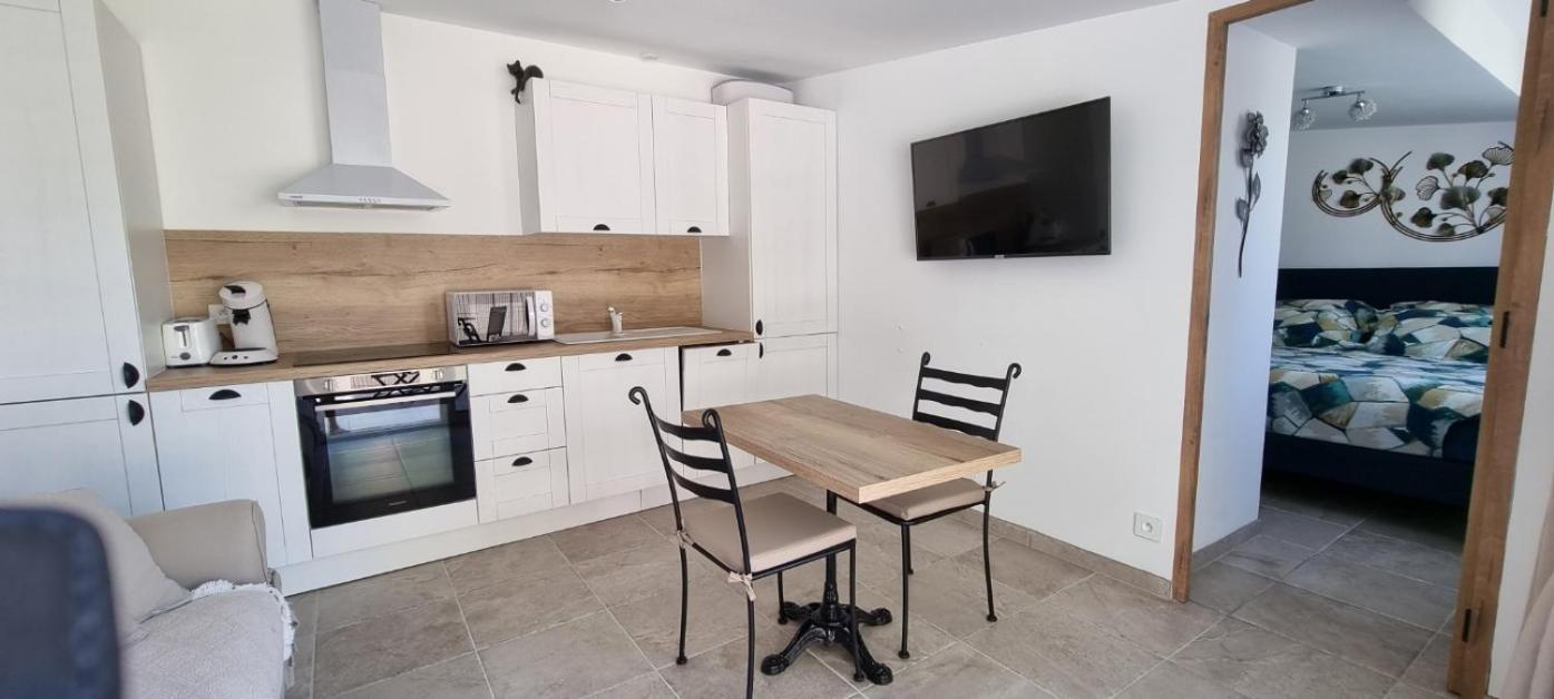 Les Bois De Zola Entre Provence Et Luberon Aparthotel Saint-Esteve-Janson Exteriör bild